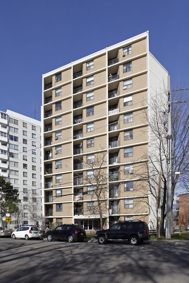 Stavebank Road in Mississauga, ON - Building Photo - Building Photo