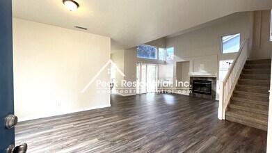 6919 Romanzo Way in Elk Grove, CA - Building Photo - Building Photo