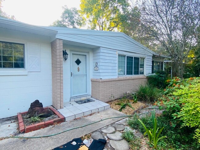 property at 23 Waynel Cir SE