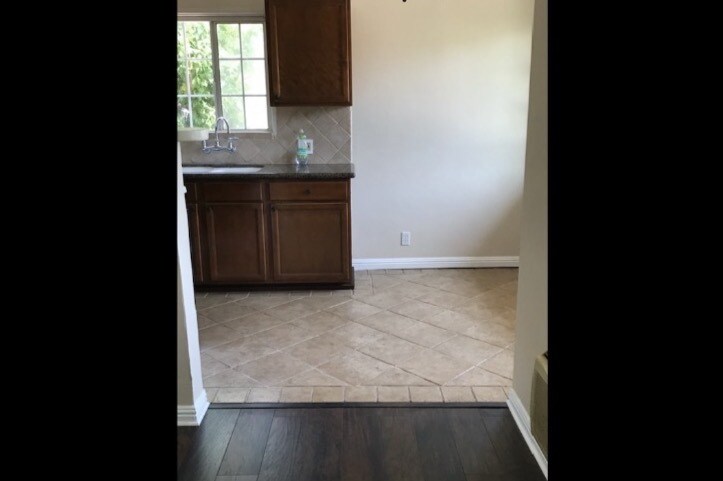 2339 N Naomi St in Burbank, CA - Building Photo