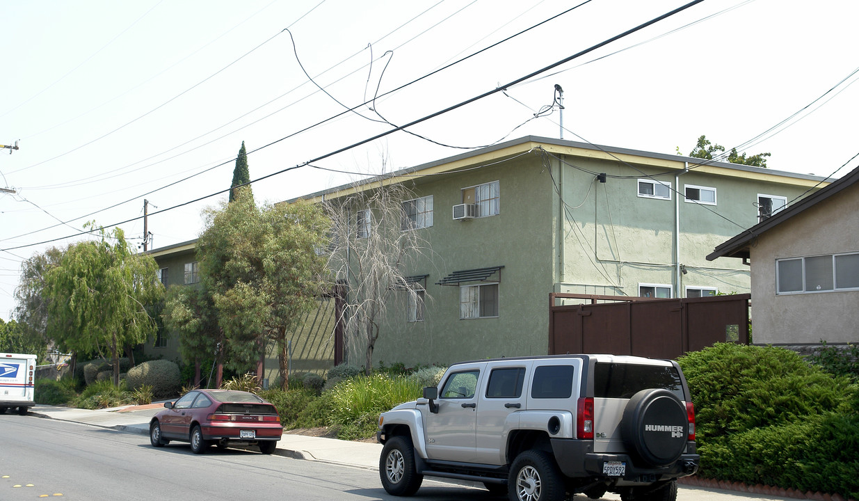 Pinecrest Apartments in Antioch, CA - Foto de edificio