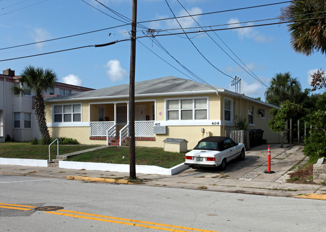 407 N Grandview Ave in Daytona Beach, FL - Foto de edificio - Building Photo