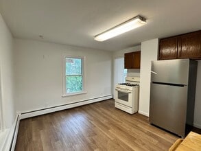81 Springdale Ave in Meriden, CT - Building Photo - Building Photo