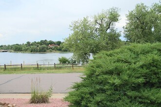 2565 Willow Ln in Lakewood, CO - Building Photo - Building Photo