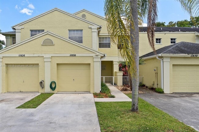 11828 SW 100th St in Miami, FL - Building Photo - Building Photo