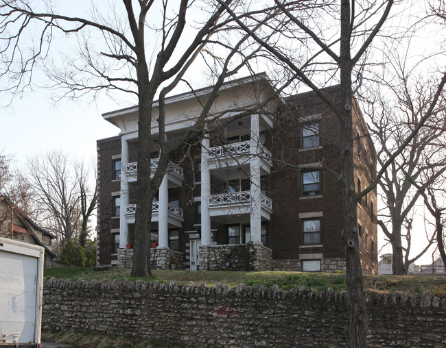 4301-4305 Holmes St in Kansas City, MO - Building Photo - Building Photo