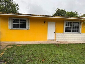 1740 SW 70th Way in North Lauderdale, FL - Building Photo - Building Photo