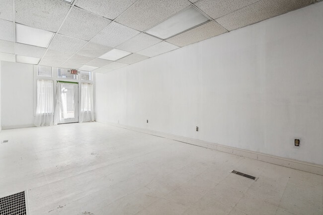 3 E Washington St in Jamestown, OH - Building Photo - Building Photo