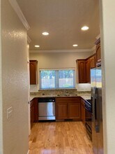 806 SW Kinsington Ct in Grants Pass, OR - Building Photo - Building Photo