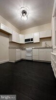 7827 Montgomery Ave in Elkins Park, PA - Building Photo