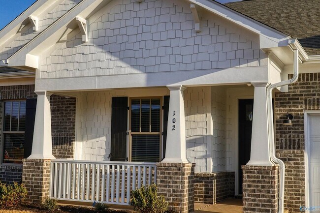 102 Clift Crk Dr in Madison, AL - Foto de edificio - Building Photo