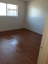 112 S Delano St, Unit 4 in Anaheim, CA - Foto de edificio - Building Photo