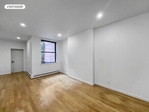 523 W 49th St in New York, NY - Building Photo - Building Photo
