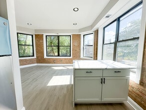 6410 N Hoyne Ave in Chicago, IL - Building Photo - Building Photo