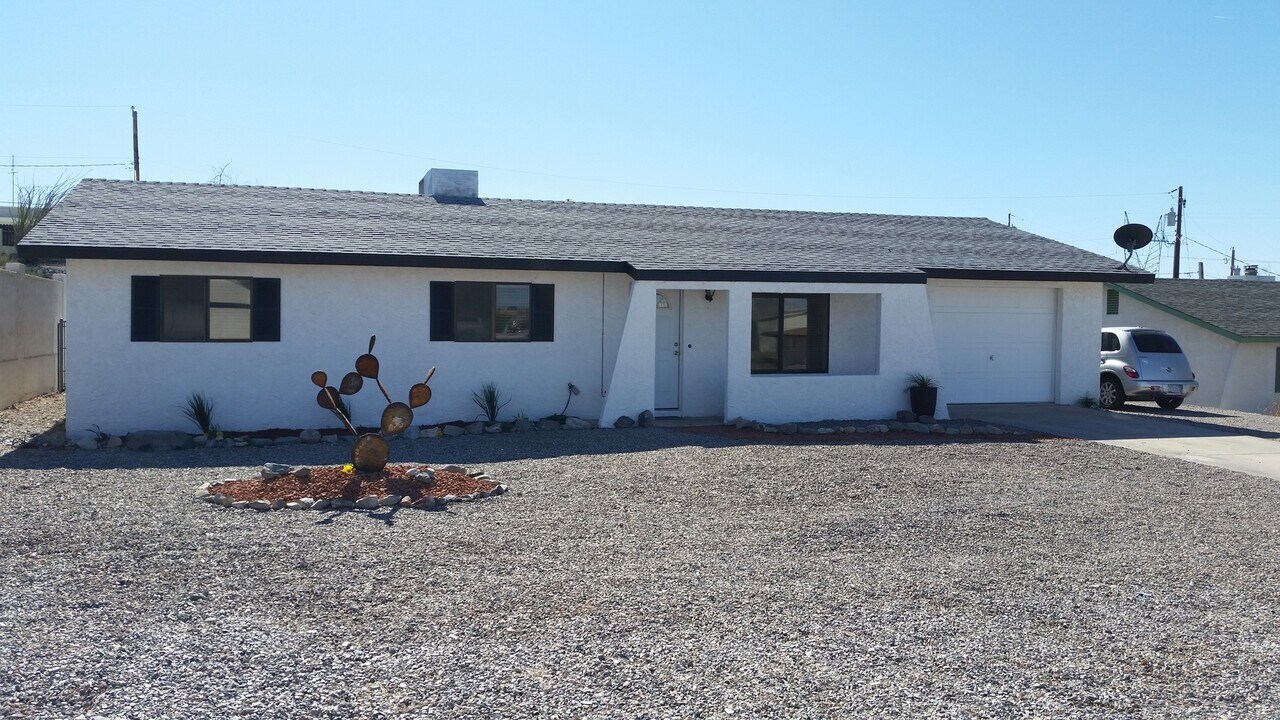 3472 Jamaica Blvd N in Lake Havasu City, AZ - Building Photo