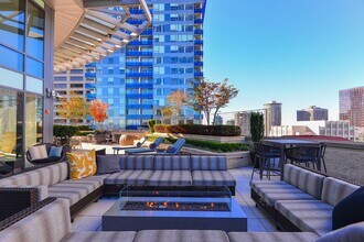 The Olivian in Seattle, WA - Foto de edificio - Building Photo