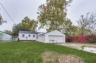 2771 Moffatt Ave in Dallas, TX - Building Photo - Building Photo