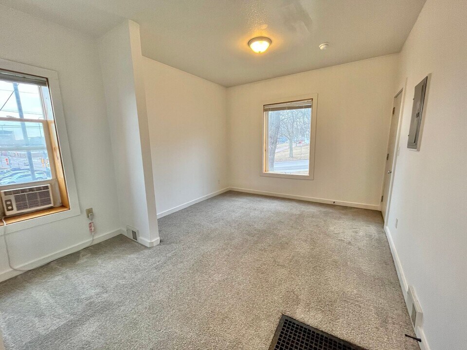 424 W 6th St in Sioux Falls, SD - Building Photo