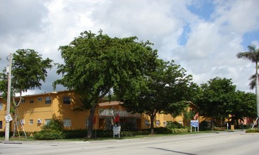 1551 NE 8th St in Homestead, FL - Foto de edificio - Building Photo