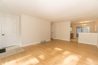 1N555 Park Blvd in Glen Ellyn, IL - Building Photo - Building Photo
