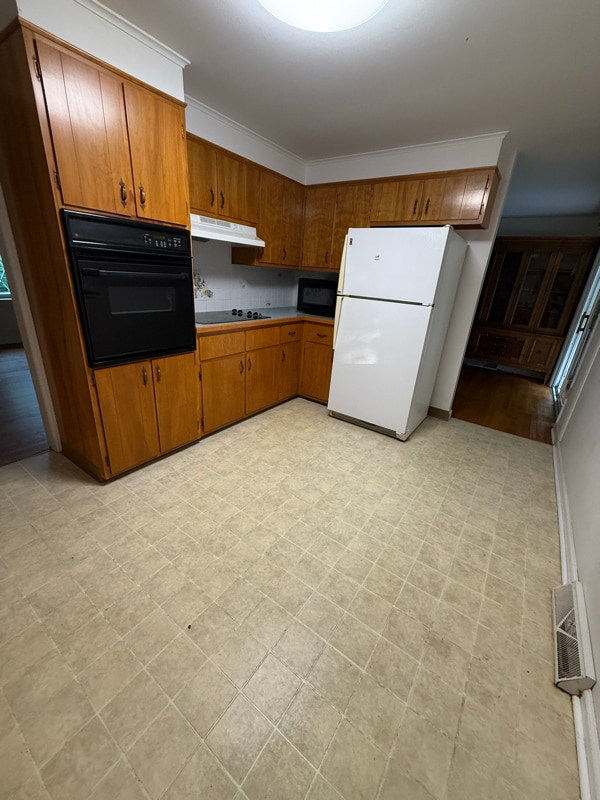 property at 512 Oakridge Dr