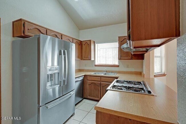 1747 Leroy Bonse Dr in El Paso, TX - Building Photo - Building Photo