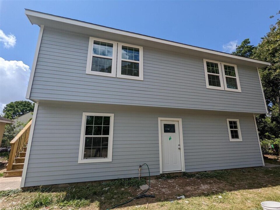 6914 Gonzales St in Houston, TX - Building Photo