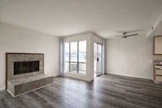 444 Rosecrans Ave in Manhattan Beach, CA - Building Photo - Building Photo