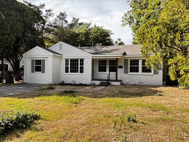 property at 1117 W Symmes St