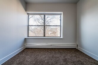 136 E 155th St Harvey, IL 60426 in Harvey, IL - Foto de edificio - Building Photo