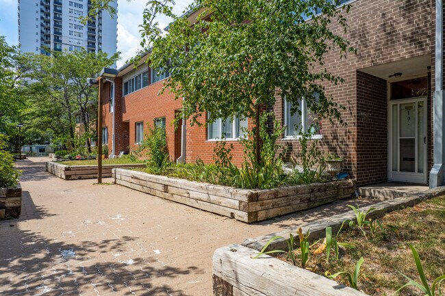 Flemingdon Park in Toronto, ON - Building Photo - Building Photo