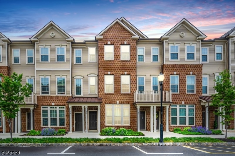 24 Sternadori Rd in Somerville, NJ - Building Photo