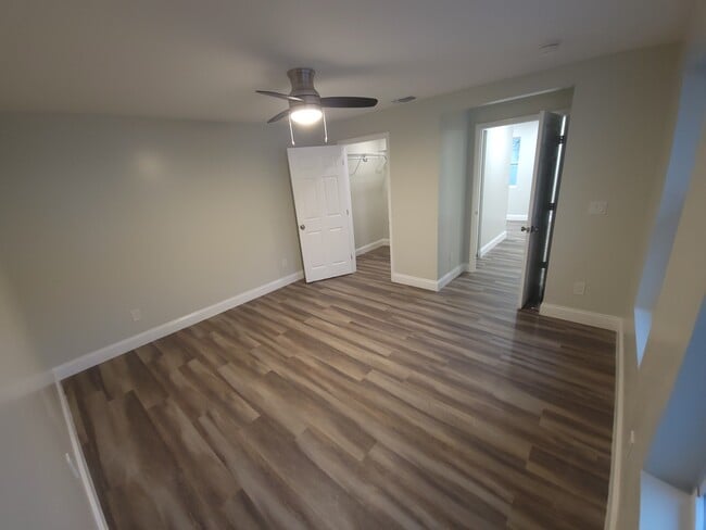 1905 E Louisiana Ave, Unit Mother-in-Law in Tampa, FL - Foto de edificio - Building Photo