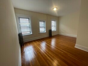1177 Commonwealth Ave, Unit 301 in Boston, MA - Building Photo - Building Photo
