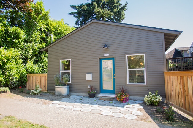 property at 1516 NE MASON ST