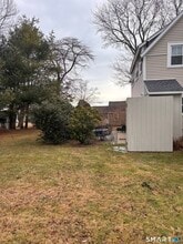 11 Uncas Rd in East Lyme, CT - Building Photo - Building Photo