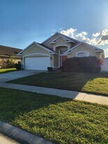 2310 Walnut Canyon Dr in Kissimmee, FL - Building Photo