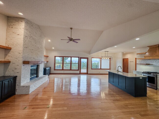 27 Cadiz Ln in Hot Springs Village, AR - Building Photo - Building Photo