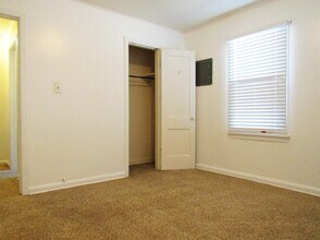 111 E Marshall Dr in Midwest City, OK - Building Photo - Building Photo
