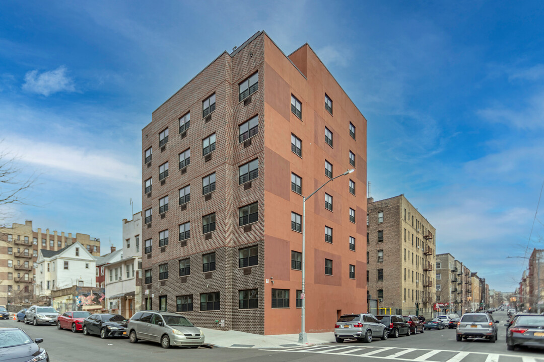 27 Buchanan Pl in Bronx, NY - Building Photo