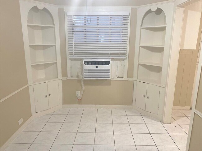 4001 Austin St photo'