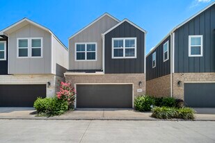 9913 Brickhouse Dr in Houston, TX - Building Photo