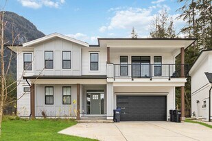 63886 Beech AvenueA in Hope, BC - Building Photo