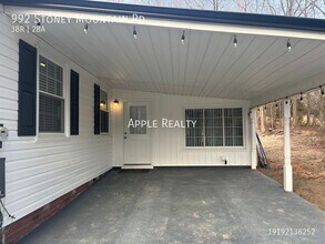 992 Stoney Mountain Rd in Rougemont, NC - Foto de edificio - Building Photo