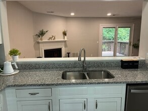 1502 Queen Anne Ct in Sandy Springs, GA - Building Photo - Building Photo