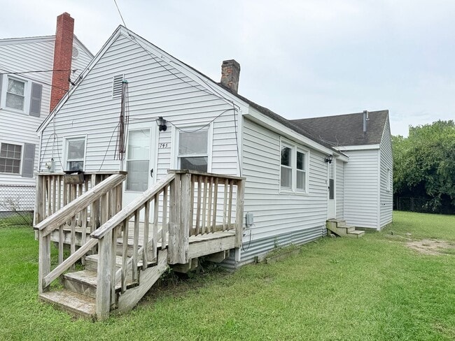 745 Clarence St in Seaford, DE - Building Photo - Building Photo