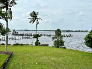 2174 NW Plumbago Trail in Stuart, FL - Building Photo - Building Photo