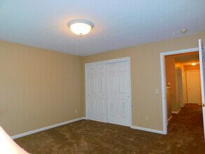 54 Barrington Ct, Unit 54 Barrington Ct #103 in Bridgeport, WV - Foto de edificio - Building Photo