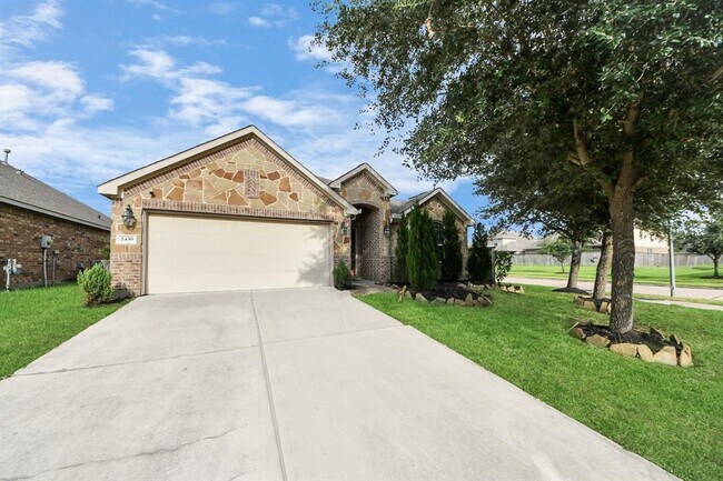 2439 Dark Elm Dr in Fresno, TX - Foto de edificio - Building Photo