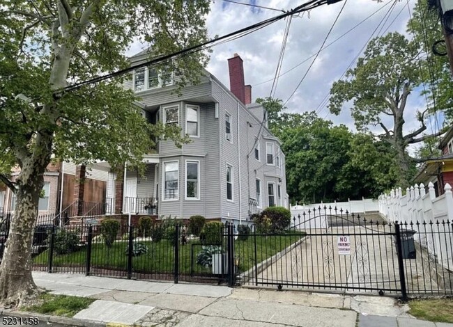 property at 11 Carteret St